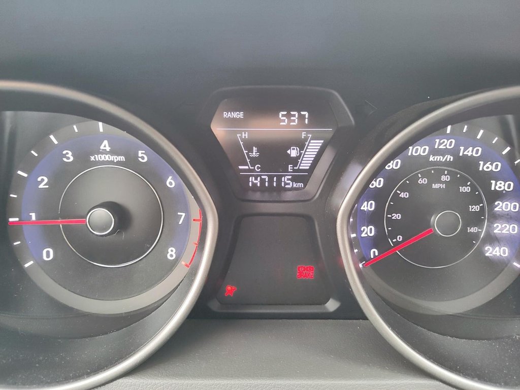 2016 Hyundai Elantra L Sedan in Stratford, Ontario - 12 - w1024h768px