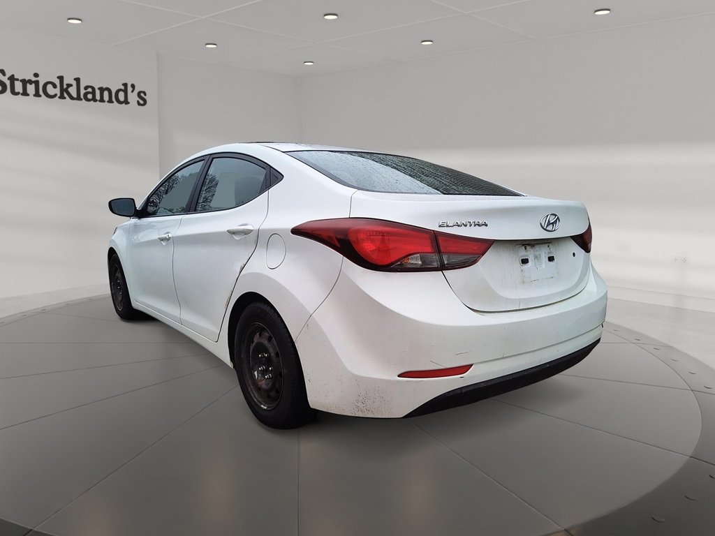 2016 Hyundai Elantra L Sedan in Stratford, Ontario - 4 - w1024h768px