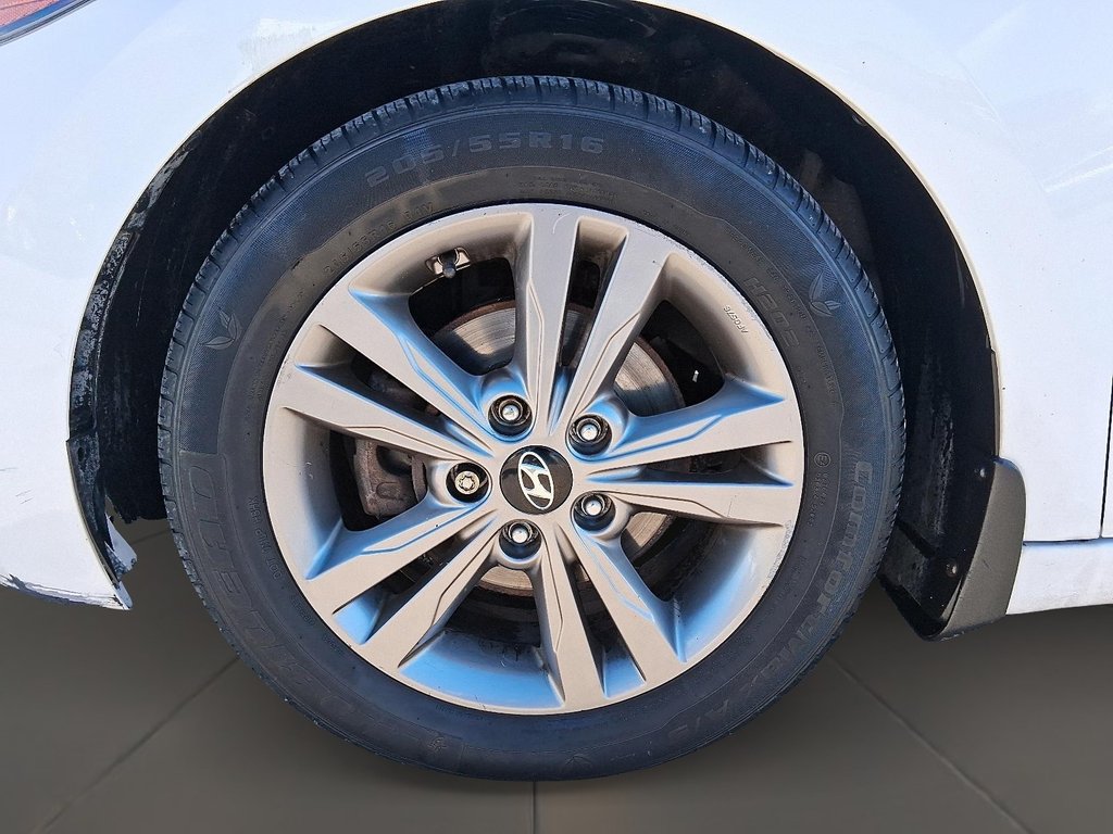 2017 Hyundai Elantra GL in Stratford, Ontario - 7 - w1024h768px