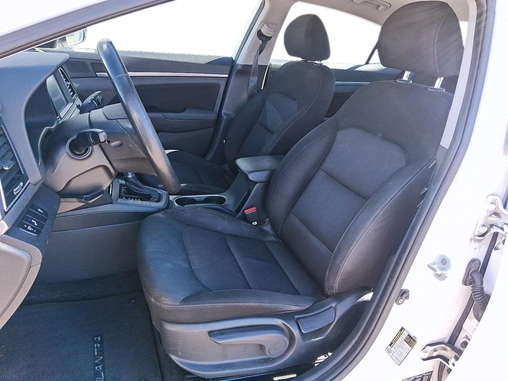 2017 Hyundai Elantra GL in Stratford, Ontario - 8 - w1024h768px