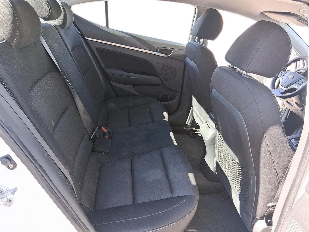 2017 Hyundai Elantra GL in Stratford, Ontario - 9 - w1024h768px