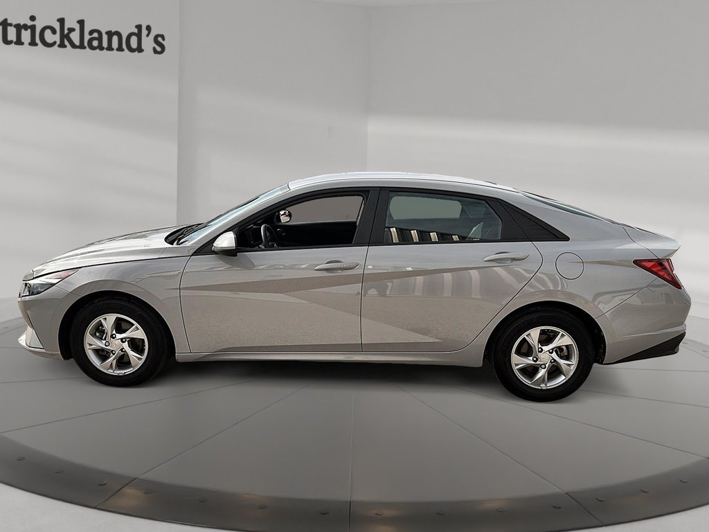 2023 Hyundai Elantra ESSENTIAL in Stratford, Ontario - 5 - w1024h768px