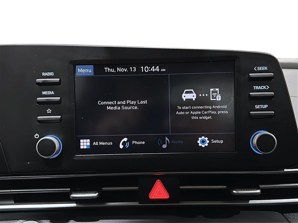 2023 Hyundai Elantra PREFERRED in Stratford, Ontario - 16 - w1024h768px