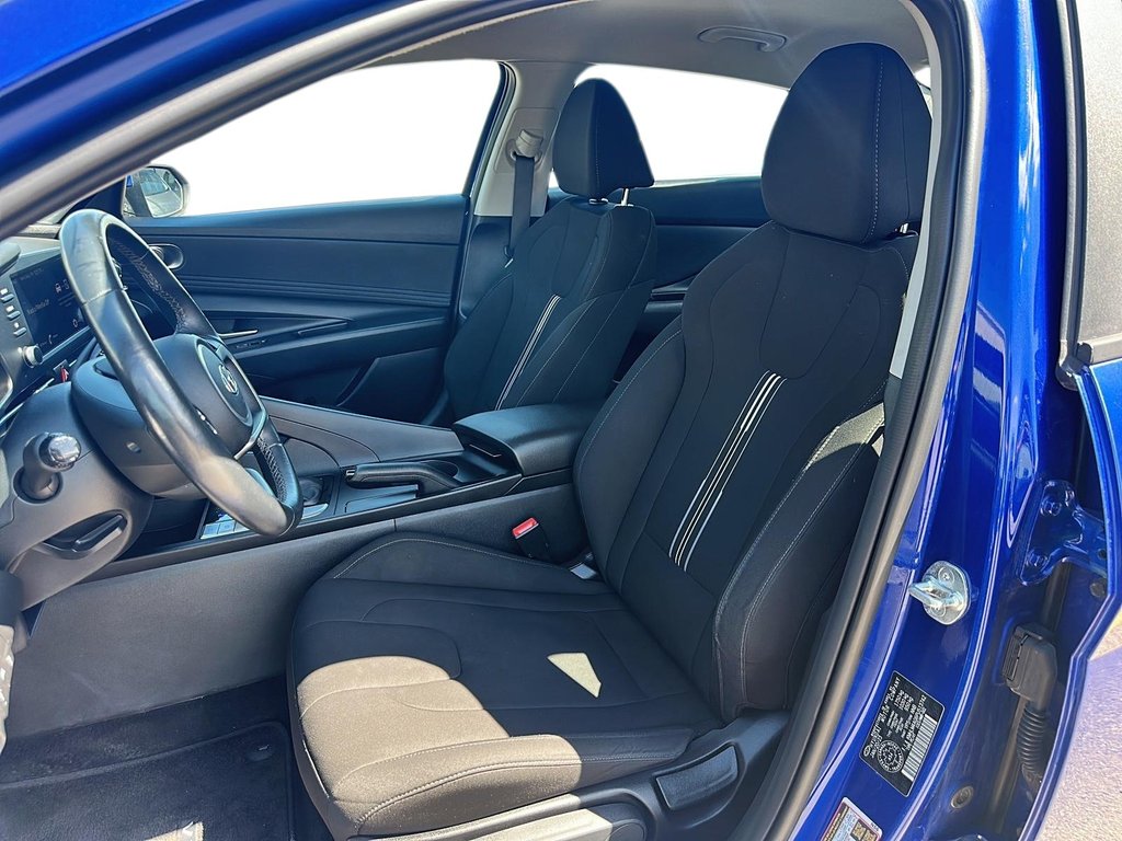 2023 Hyundai Elantra PREFERRED in Stratford, Ontario - 7 - w1024h768px