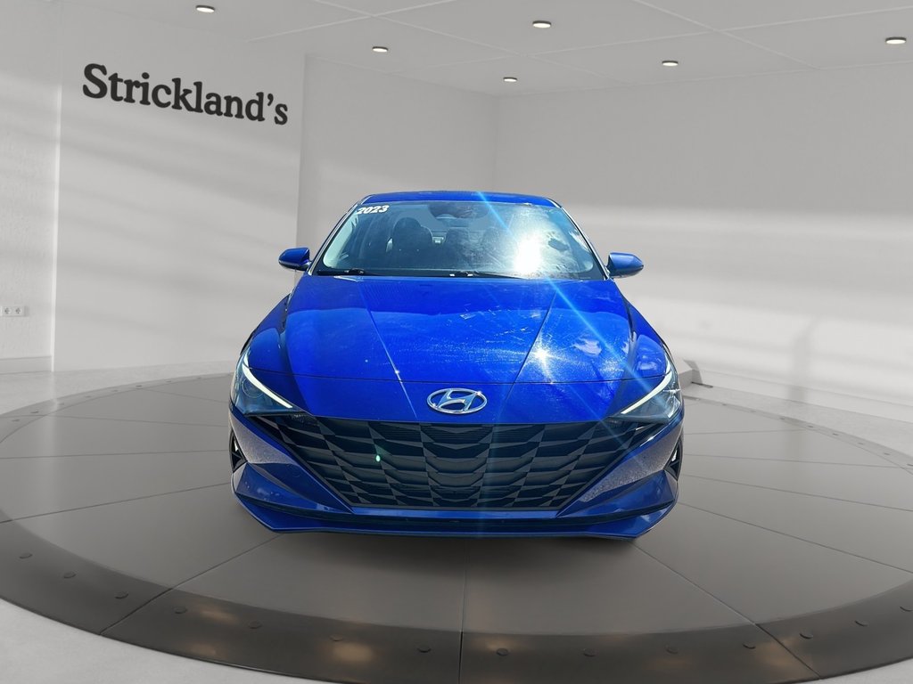 2023 Hyundai Elantra PREFERRED in Stratford, Ontario - 2 - w1024h768px