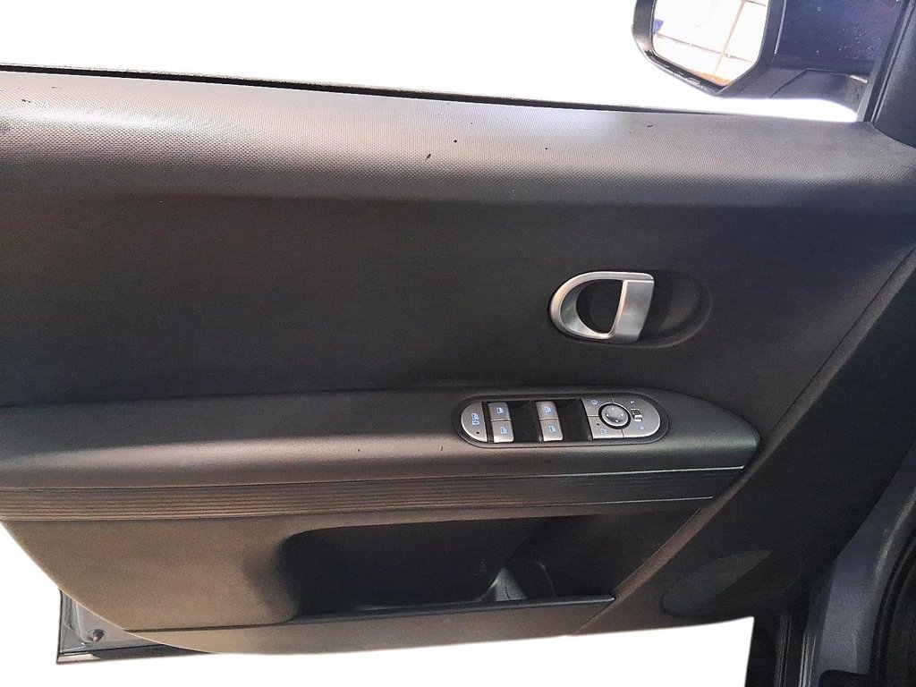 2023 Hyundai IONIQ 5 PREFERRED RWD in Stratford, Ontario - 10 - w1024h768px