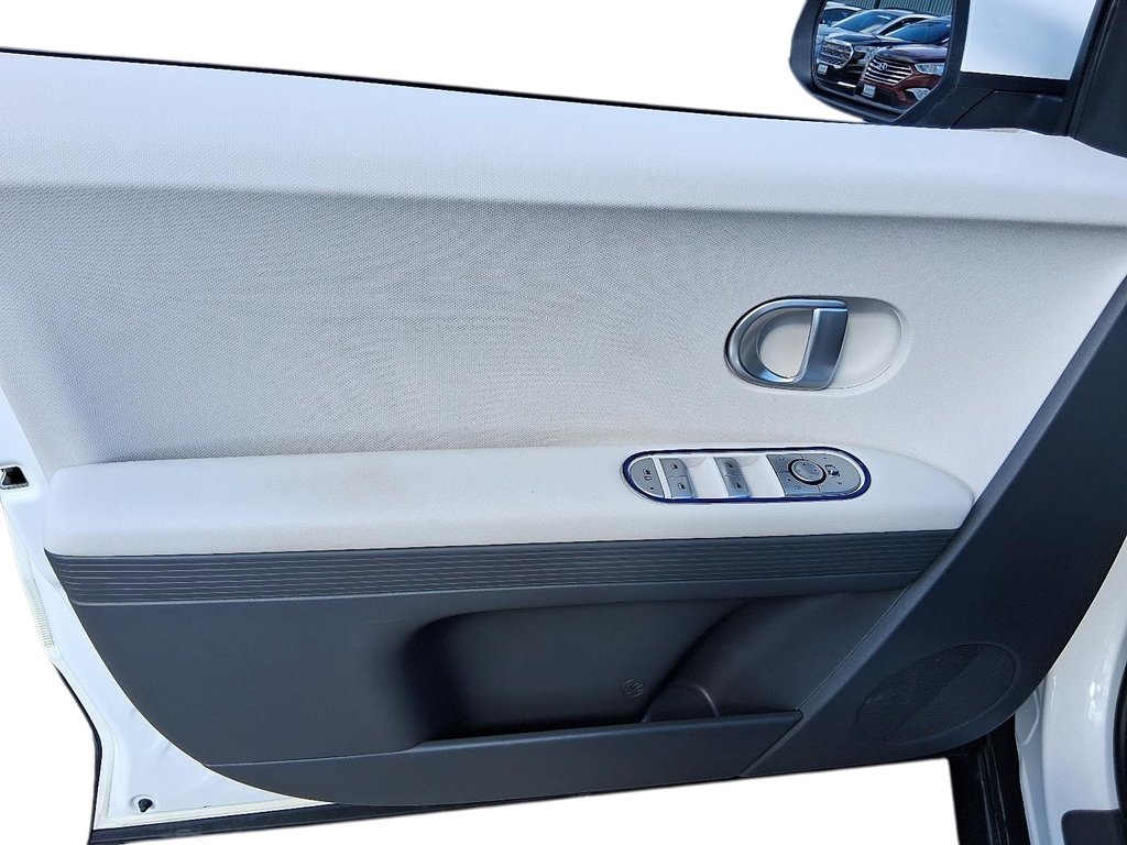 2024 Hyundai IONIQ 5 PREFERRED AWD in Stratford, Ontario - 10 - w1024h768px