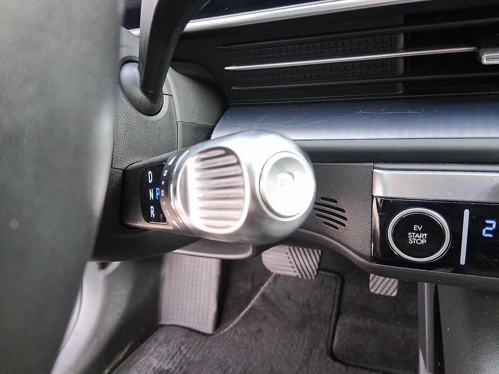 2024 Hyundai IONIQ 6 PREFERRED LONG RANGE in Stratford, Ontario - 17 - w1024h768px