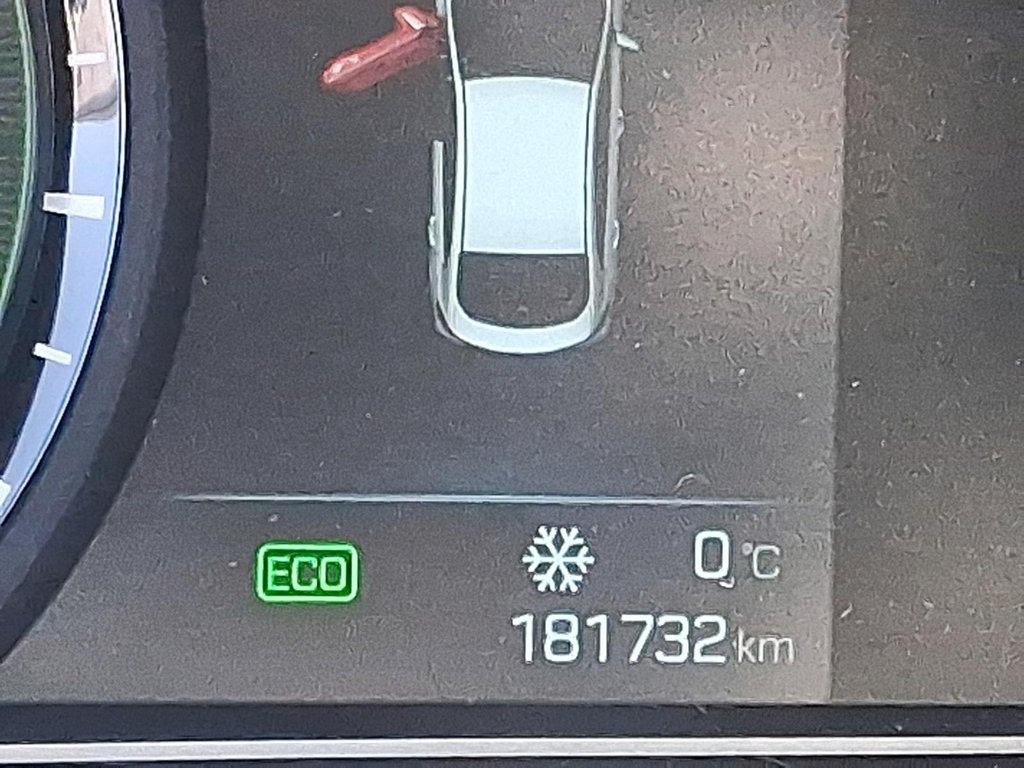 2017 Hyundai IONIQ Electric SE in Stratford, Ontario - 13 - w1024h768px