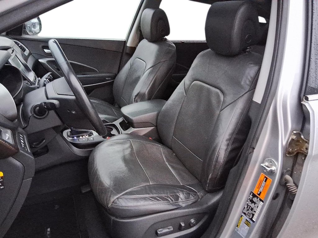 2017 Hyundai Santa Fe XL XL AWD in Stratford, Ontario - 9 - w1024h768px