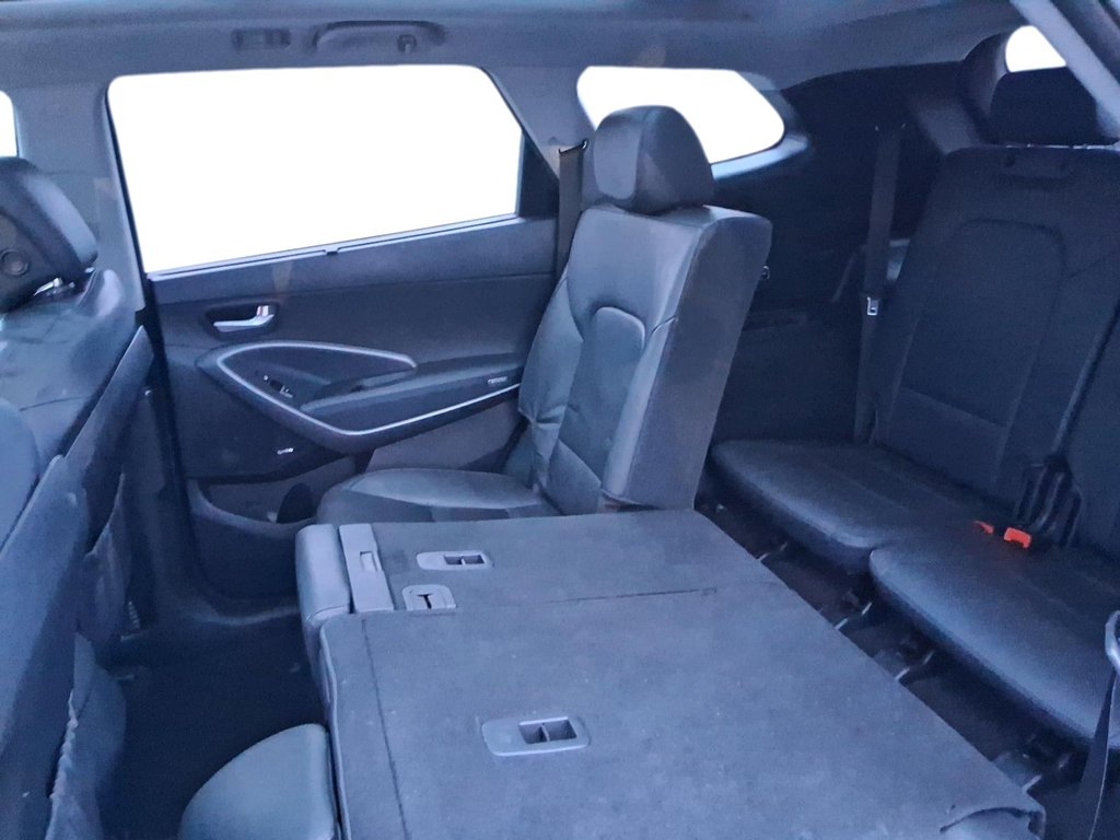 2017 Hyundai Santa Fe XL XL AWD in Stratford, Ontario - 11 - w1024h768px