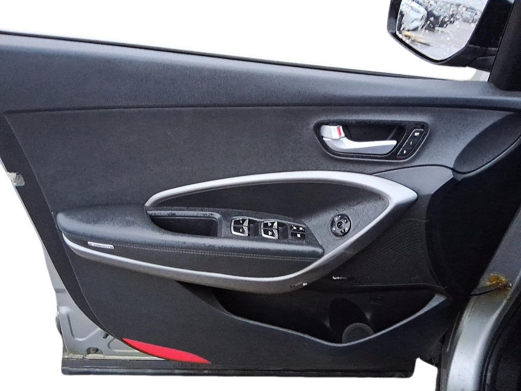 2017 Hyundai Santa Fe XL XL AWD in Stratford, Ontario - 13 - w1024h768px