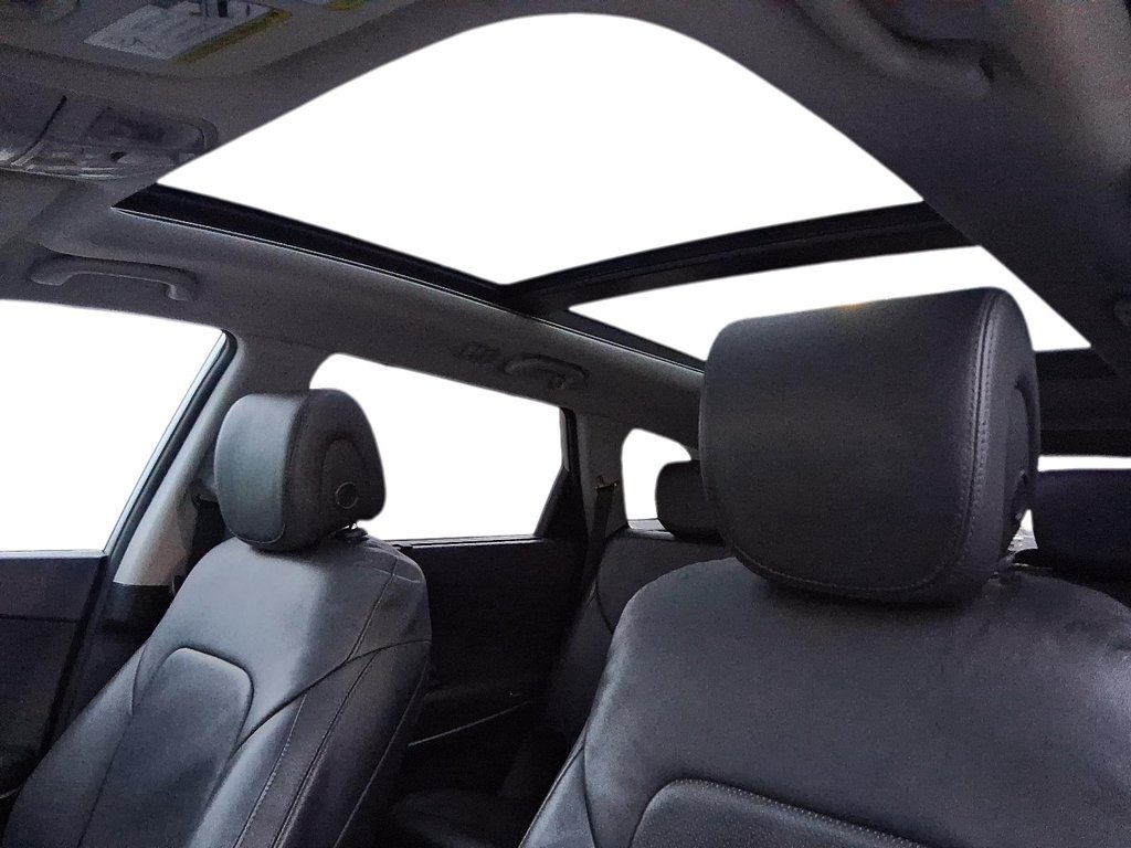 2017 Hyundai Santa Fe XL XL AWD in Stratford, Ontario - 20 - w1024h768px