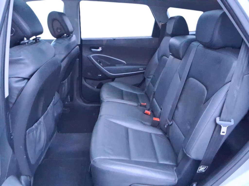 2017 Hyundai Santa Fe XL XL AWD in Stratford, Ontario - 10 - w1024h768px