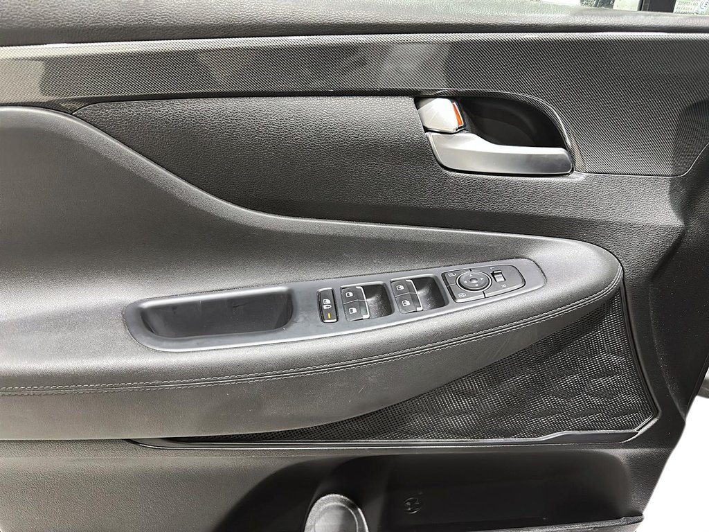2023 Hyundai Santa Fe PREFERRED AWD in Stratford, Ontario - 10 - w1024h768px