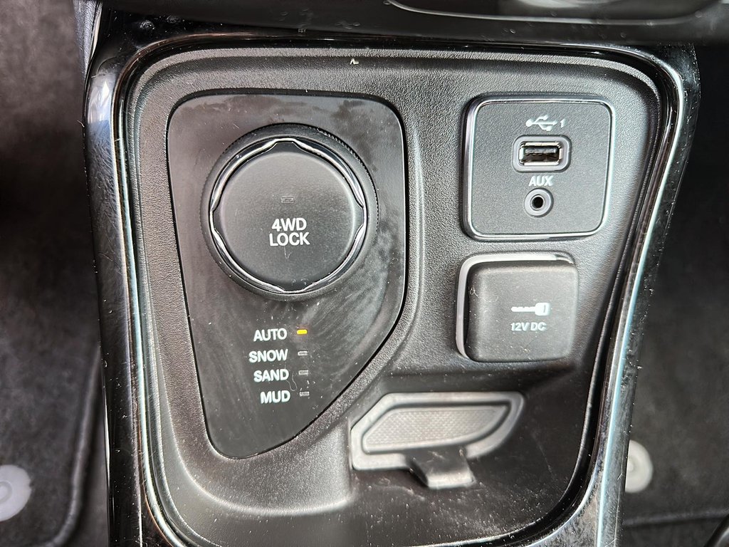 2020 Jeep Compass LIMITED in Stratford, Ontario - 15 - w1024h768px