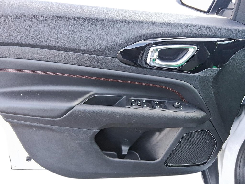 2023 Jeep Compass TRAILHAWK 4X4 in Stratford, Ontario - 11 - w1024h768px