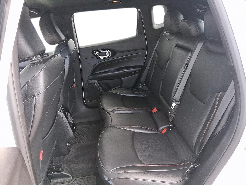 2024 Jeep Compass TRAILHAWK 4X4 in Stratford, Ontario - 9 - w1024h768px