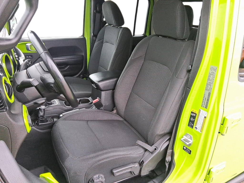 2021 Jeep Gladiator BLACK APPEARANCE PKG in Stratford, Ontario - 7 - w1024h768px