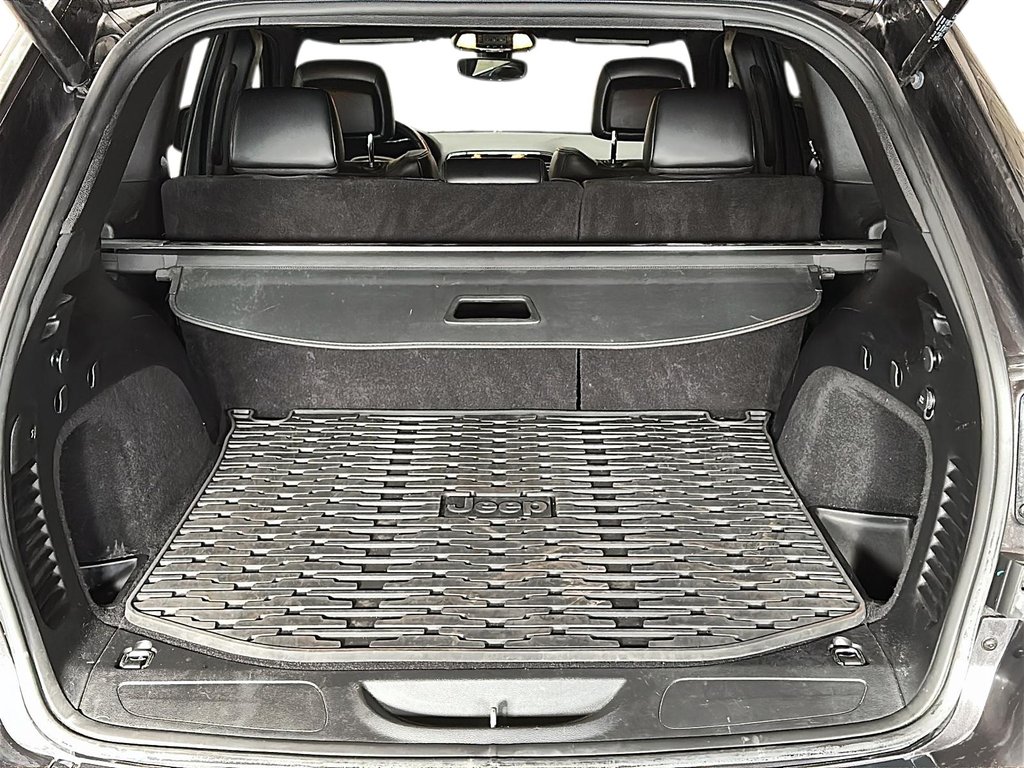 2019 Jeep Grand Cherokee ALTITUDE 4X4 in Stratford, Ontario - 6 - w1024h768px