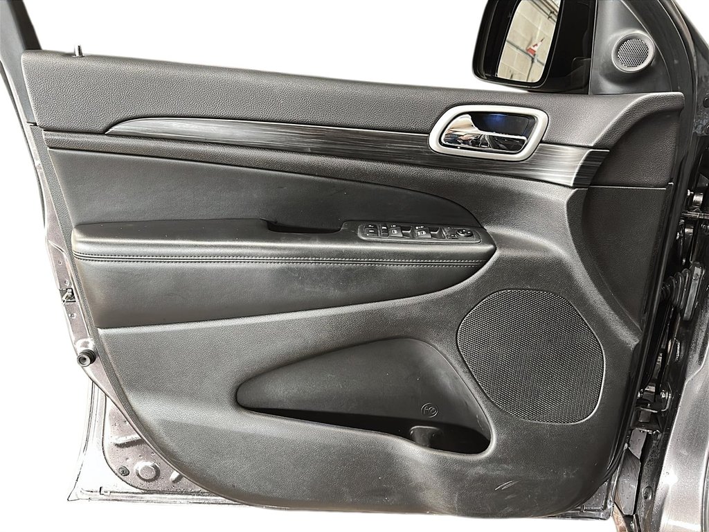 2019 Jeep Grand Cherokee ALTITUDE 4X4 in Stratford, Ontario - 10 - w1024h768px