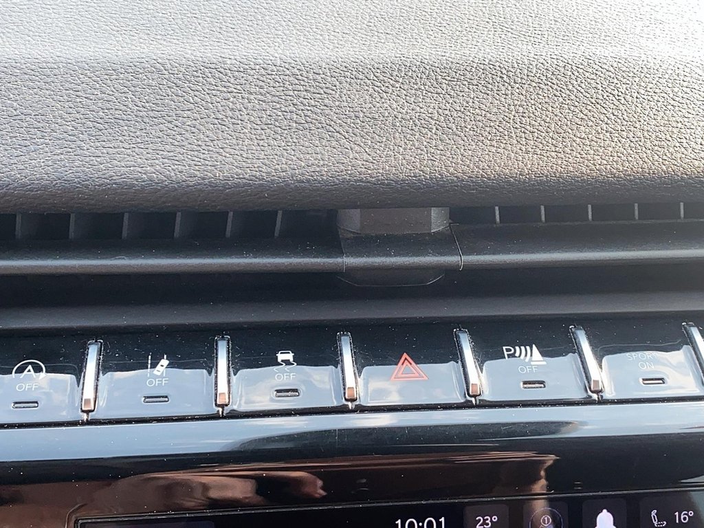 2021 Jeep Grand Cherokee L LAREDO 4X4 SUV in Stratford, Ontario - 16 - w1024h768px