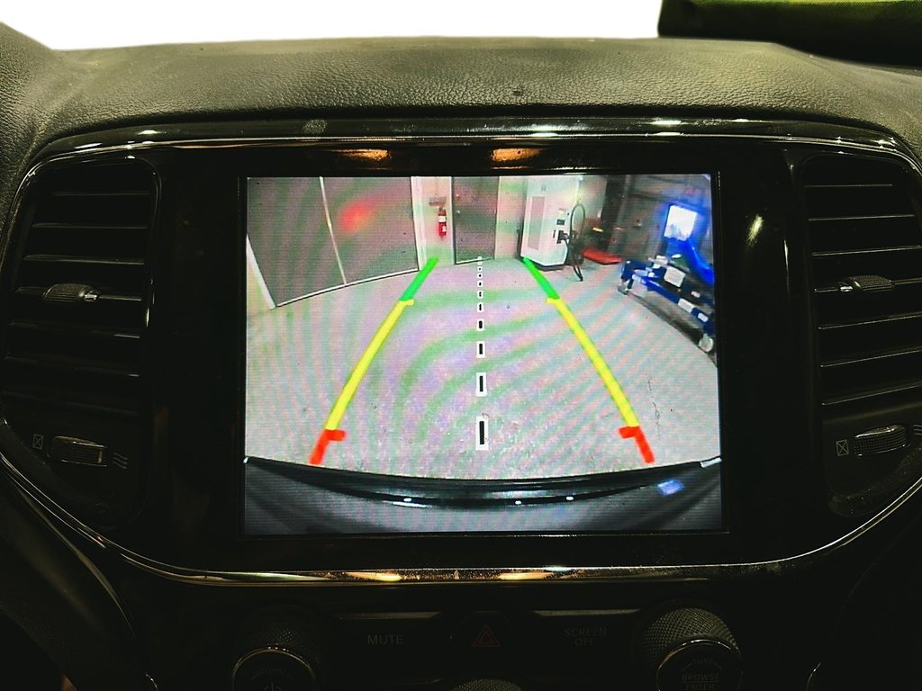 2021 Jeep Grand Cherokee ALTITUDE in Stratford, Ontario - 16 - w1024h768px