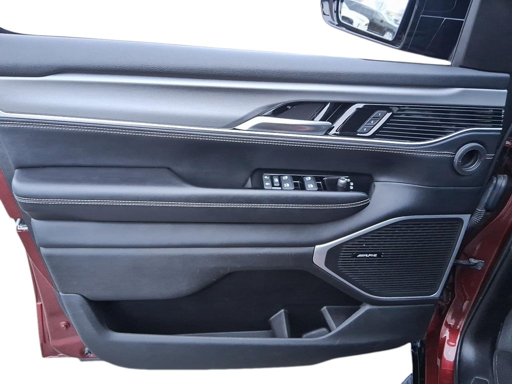 2024 Jeep Wagoneer CARBIDE 4X4 in Stratford, Ontario - 12 - w1024h768px