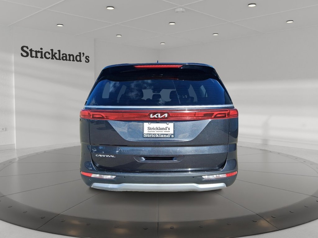 2024 Kia Carnival LX in Stratford, Ontario - 3 - w1024h768px