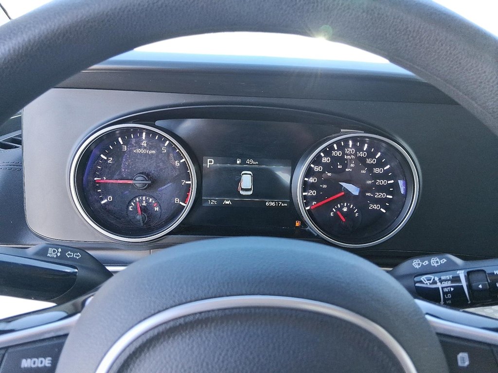 2024 Kia Carnival LX in Stratford, Ontario - 16 - w1024h768px