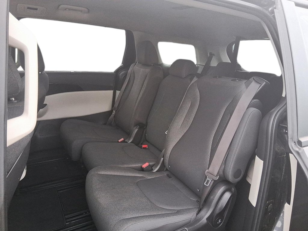 2024 Kia Carnival LX+ 3ROW in Stratford, Ontario - 9 - w1024h768px