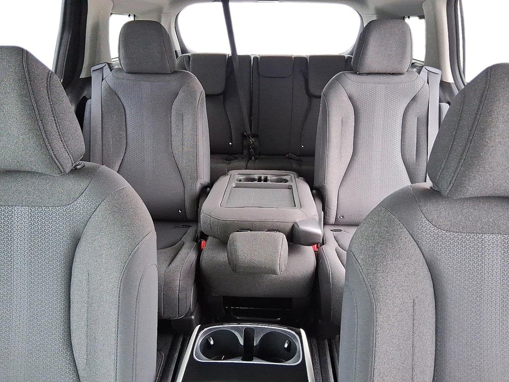 2024 Kia Carnival LX+ in Stratford, Ontario - 11 - w1024h768px