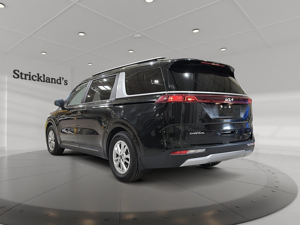 2024 Kia Carnival LX+ in Stratford, Ontario - 4 - w1024h768px