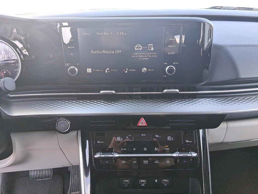 2024 Kia Carnival LX+ 3ROW in Stratford, Ontario - 16 - w1024h768px