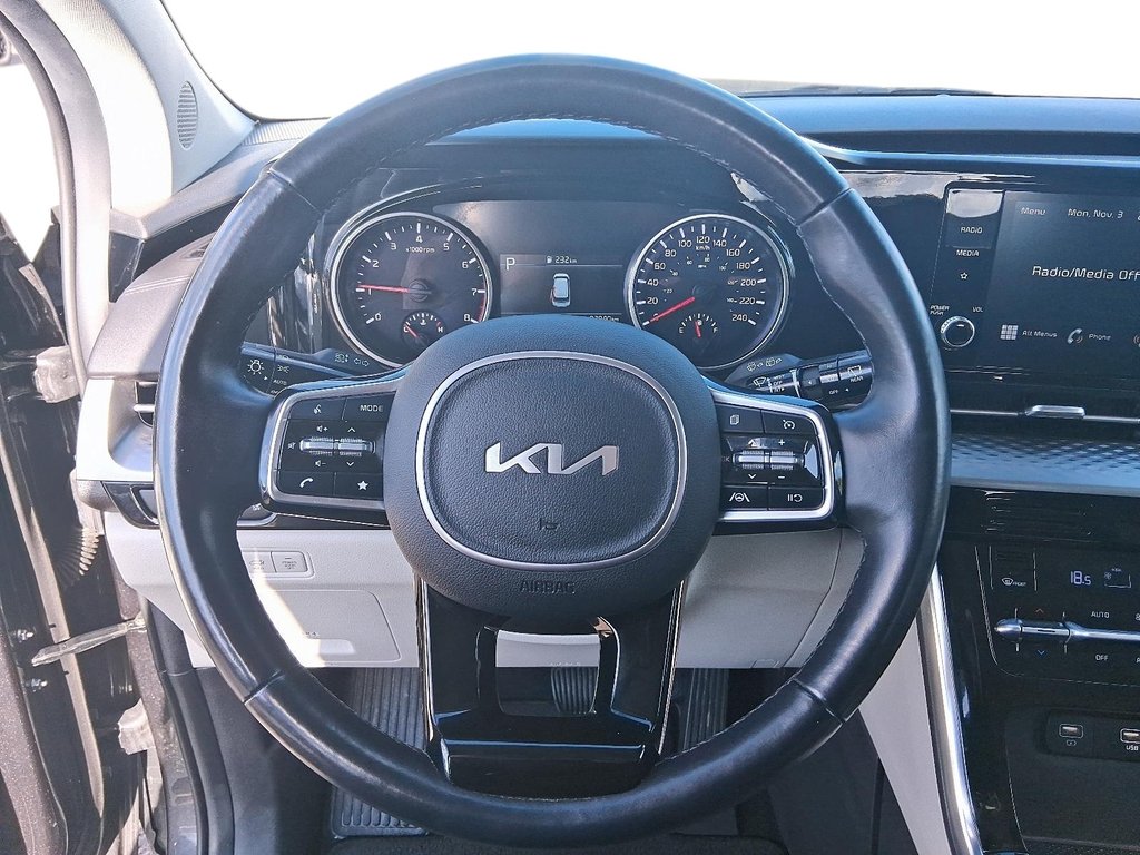 2024 Kia Carnival LX+ 3ROW in Stratford, Ontario - 13 - w1024h768px