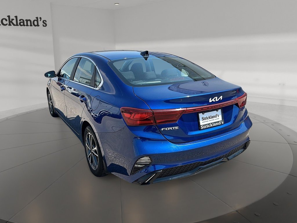 2022 Kia Forte EX Sedan in Stratford, Ontario - 4 - w1024h768px