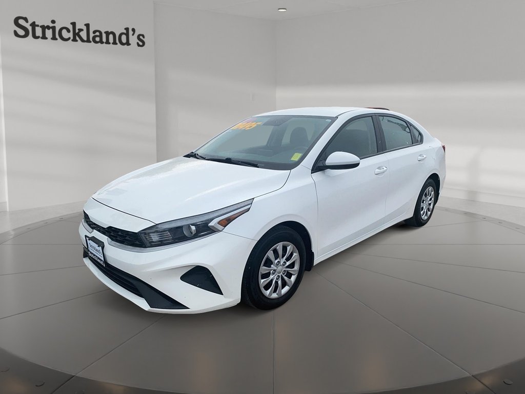 2022 Kia Forte LX Sedan in Stratford, Ontario - 1 - w1024h768px