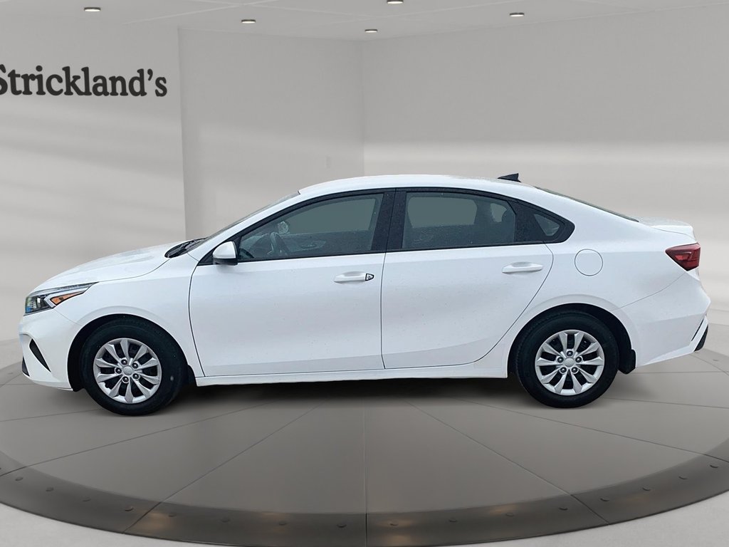 2022 Kia Forte LX Sedan in Stratford, Ontario - 5 - w1024h768px