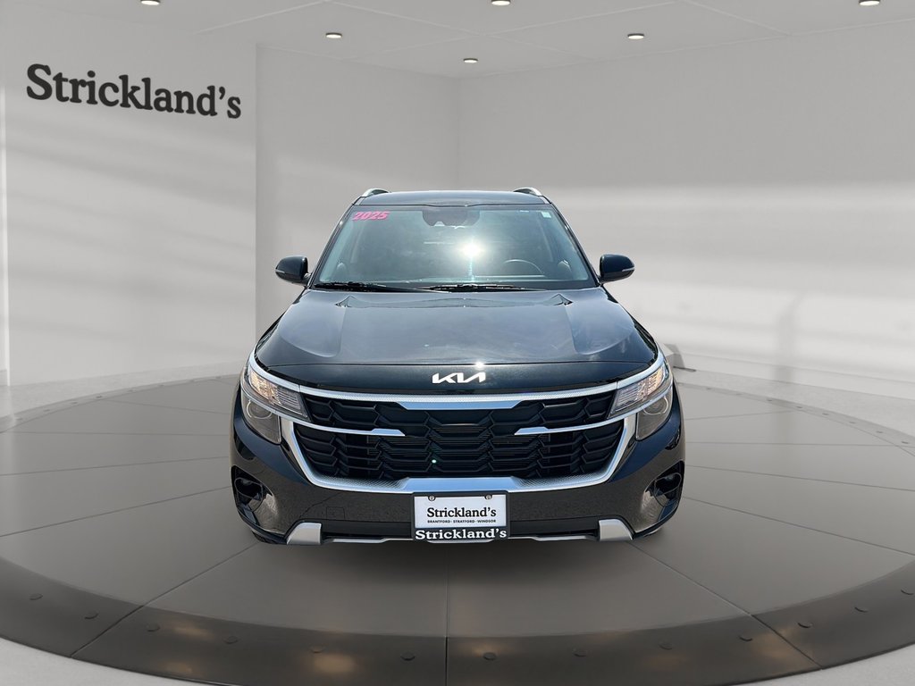2025 Kia Seltos LX AWD SUV in Stratford, Ontario - 2 - w1024h768px