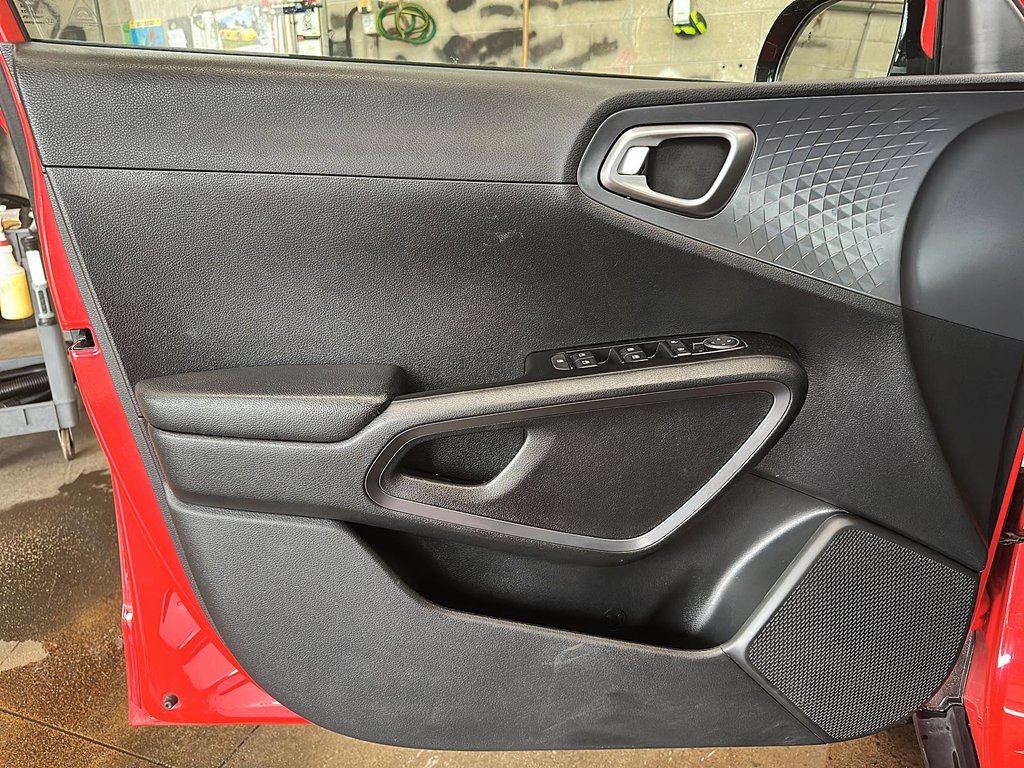 2021 Kia Soul EX PLUS SUV in Stratford, Ontario - 10 - w1024h768px