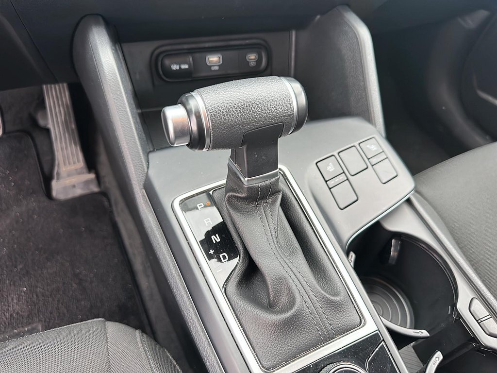 2023 Kia Sportage LX AWD SUV in Stratford, Ontario - 14 - w1024h768px