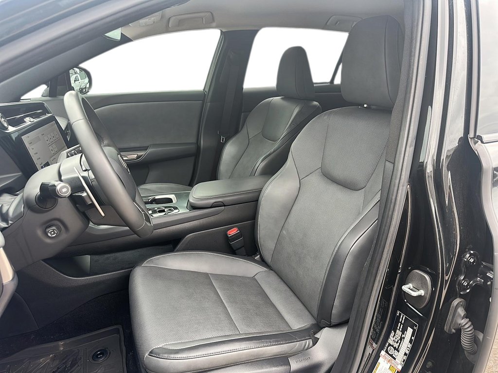 2023 Lexus RZ 450e in Stratford, Ontario - 8 - w1024h768px