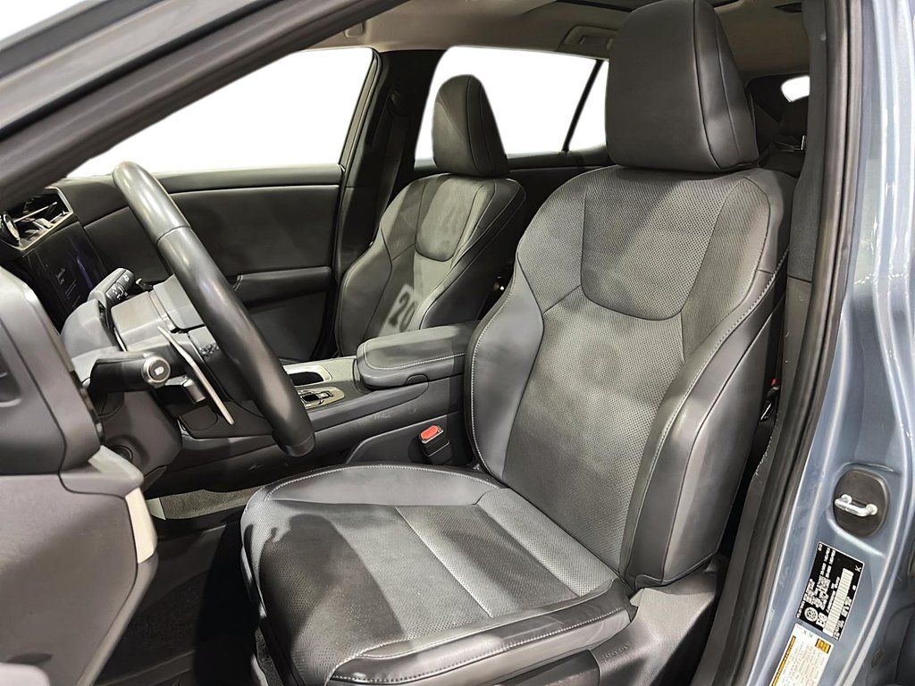 2023 Lexus RZ 450e AWD SUV in Stratford, Ontario - 8 - w1024h768px