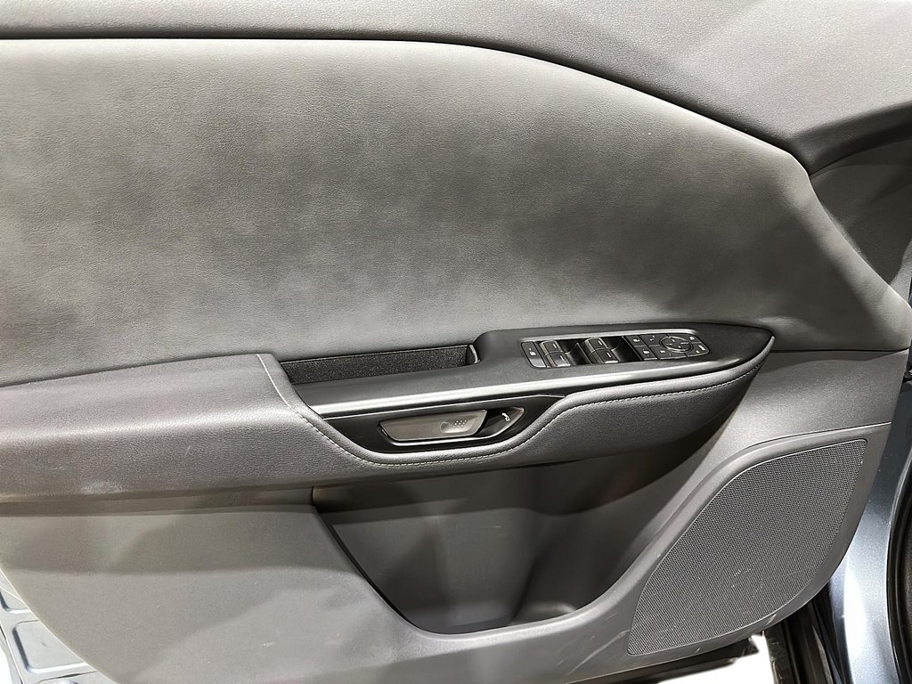 2023 Lexus RZ 450e AWD SUV in Stratford, Ontario - 10 - w1024h768px