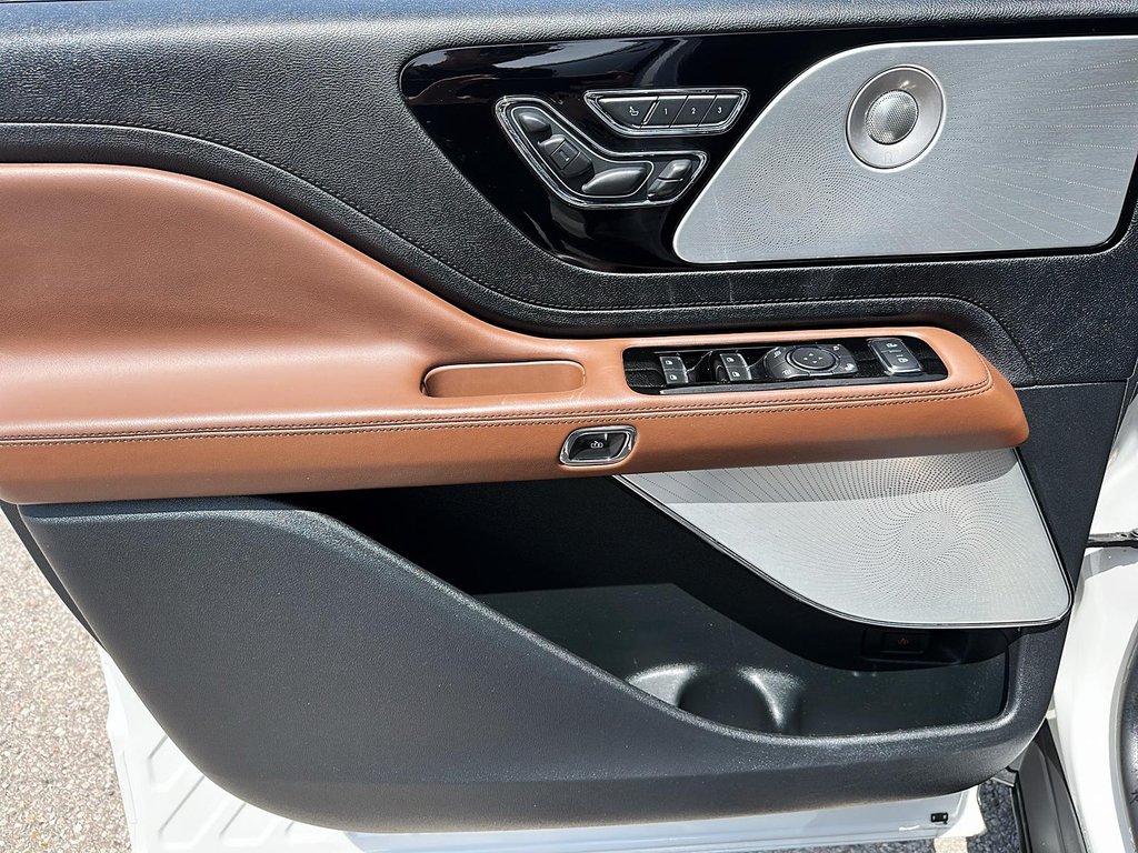 2020 Lincoln Aviator RESERVE AWD-3ROW SUV in Stratford, Ontario - 10 - w1024h768px