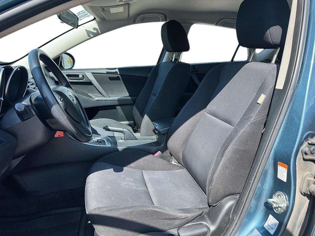 2011 Mazda 3 GX Sedan in Stratford, Ontario - 7 - w1024h768px