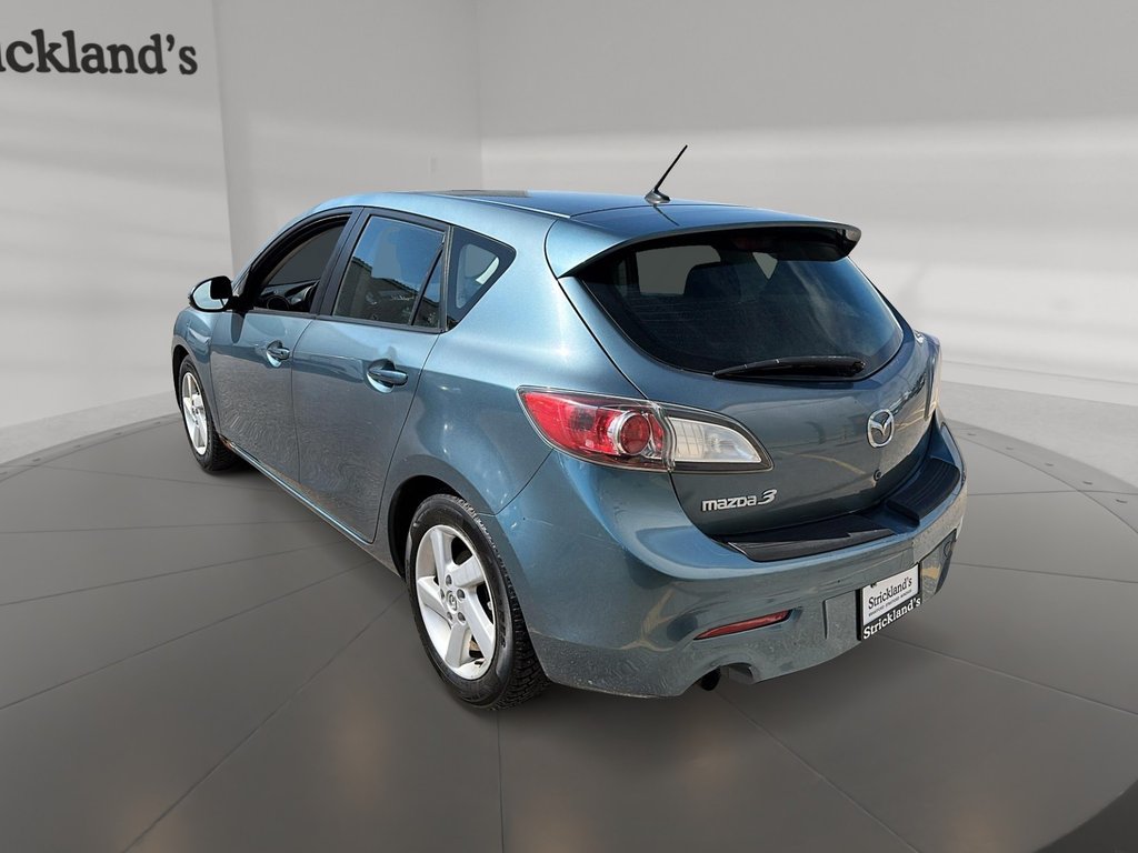 2011 Mazda 3 GX Sedan in Stratford, Ontario - 4 - w1024h768px