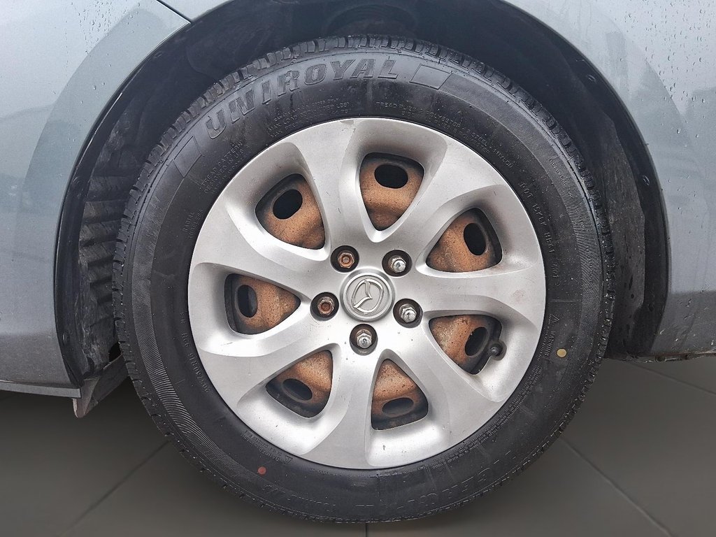 2013 Mazda 3 GX in Stratford, Ontario - 7 - w1024h768px