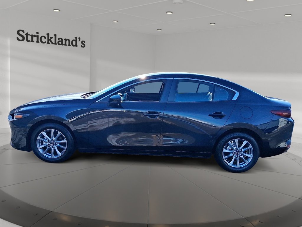 2022 Mazda 3 GX in Stratford, Ontario - 5 - w1024h768px