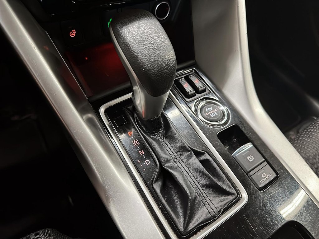 2022 Mitsubishi Eclipse Cross ES AWC SUV in Stratford, Ontario - 14 - w1024h768px